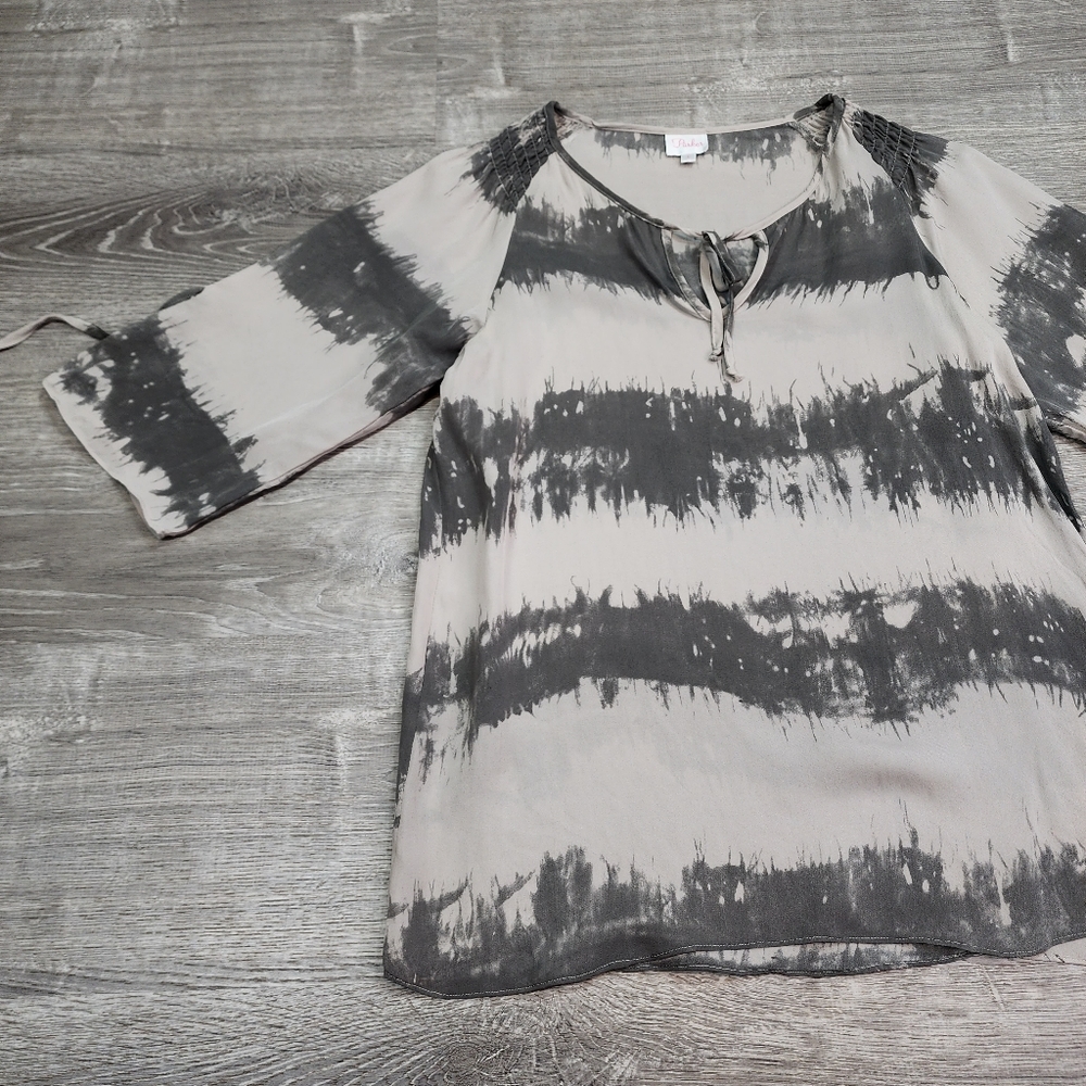 PARKER Silk Beige Green Short Sleeve Top Keyhole Blouse Size Large - Picture 2 of 12